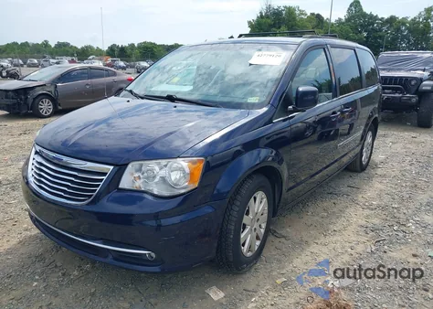 2015 Chrysler Town & Country Touring z USA, uszkodzony, nr VIN 2C4RC1BG4FR610254